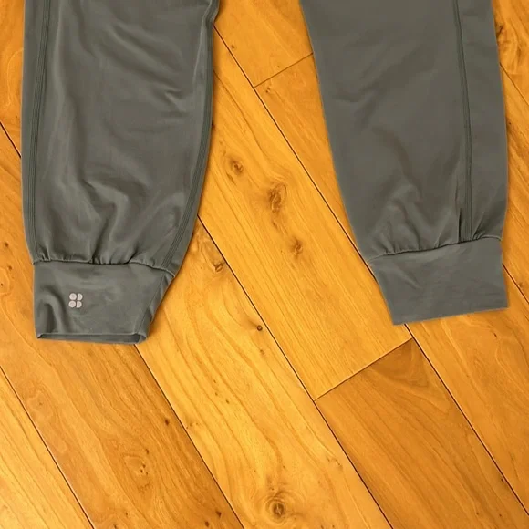 Sweaty Betty green jogger pants. Excellent condition. Size Small - Picture 4 of 5